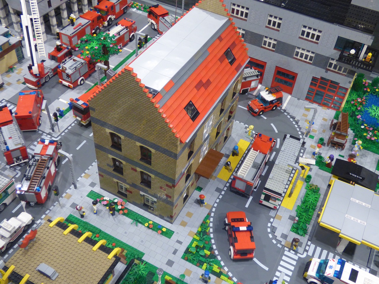 lego-2556158_1280